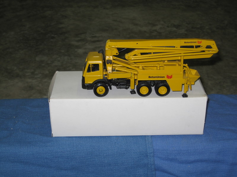 Mercedes Putzmiester 3 axle concrete pump Benton Union